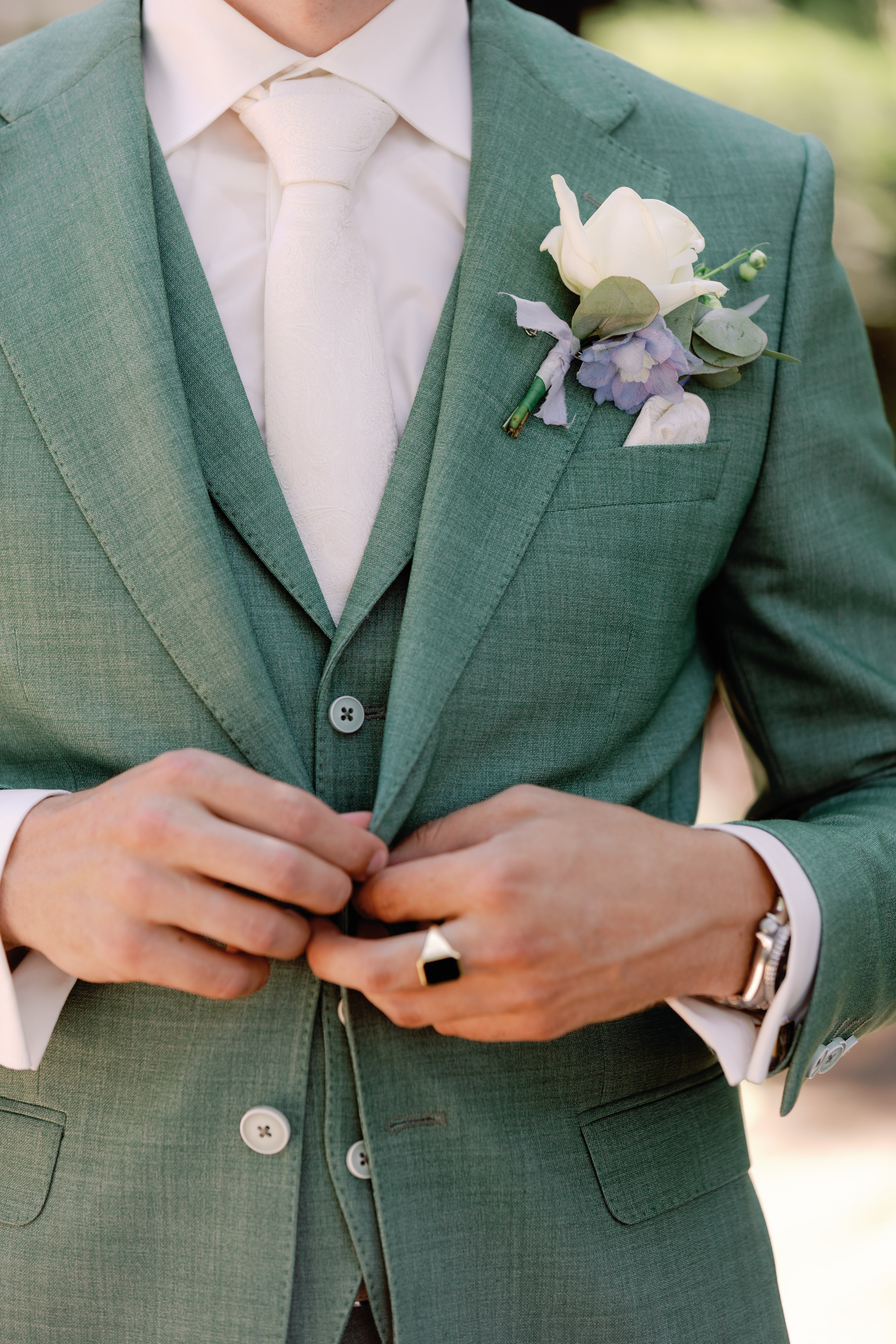Bruidegom met boutonnière